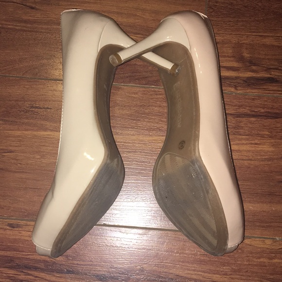 Shoes. Heels. Peep toe heels - Picture 2 of 3